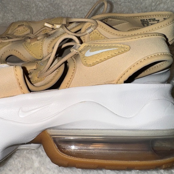 Nike Air Max Koko in Women’s Size 11 Bungee platform sandal CW9705-200 - Picture 14 of 14